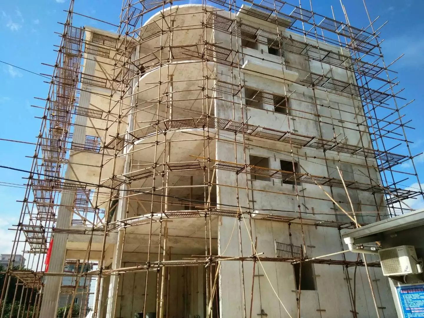 双阳星河绿色环保装配式建材在福建修建的五层别墅建筑